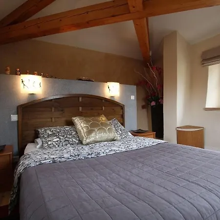 Ancien Pigeonnier Restaure Avec Terrasse, Terrain Clos Et Equipements Bebe A Sarlanges, - Fr-1-582-167 * Retournac